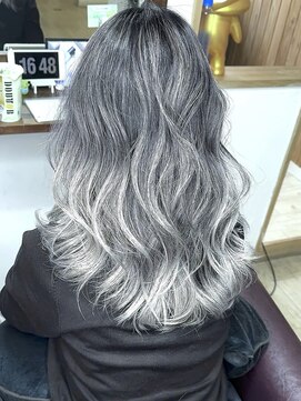 ブレイズヘアー(BLAZEhair) 【コントラスト強め】ホワイトバレイヤージュ×ブリーチ3回