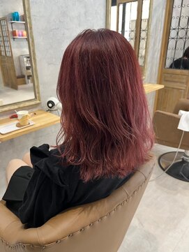 ベティバイシェーン(Betty by schon) ミディアム/コーラルピンク