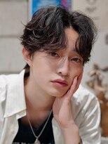 ライラ(Lyla)&nbsp;長めバランスセンターパートフェザーパーマ