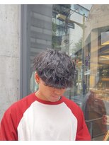 アウラ(AURA)&nbsp;シャドウパーマ波巻きパーマフェザーパーマツイスパ