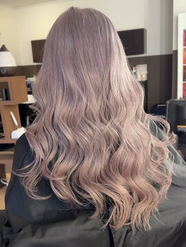 ゼウス(Zeus.) 海外ヘアーハッシュカットレイヤーカットハイライトカラー