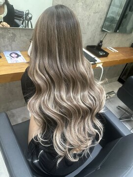 ヴィズバイエリーツ(vizz by elyts) ハイライト/シールエクステ/ブリーチなし/レイヤーカット/北谷