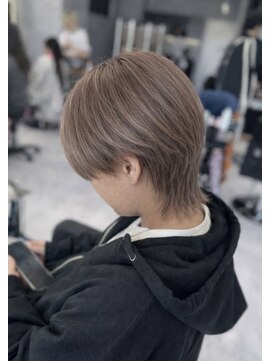 シーエスメイド バイ シャチュー 大須店(CS made by SHACHU) ミルクティーベージュ/ホワイトカラー/ハイトーン