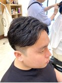 メンズツーブロック刈り上げかき上げパートスタイル