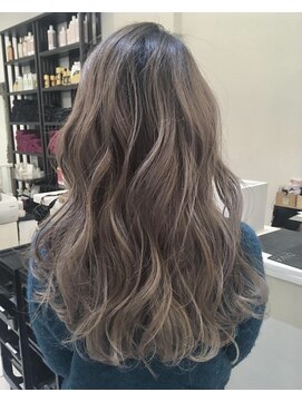 エレナ(elena) ヘアスタイル