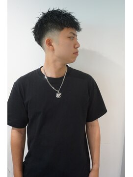 メリケンバーバーショップ コウベ(MERICAN BARBERSHOP KOBE) コンマヘアショートレイヤーかき上げパーマトランクスヘア