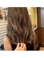 ラレイ(Lalei)&nbsp;＊ハイライト ベージュカラー 辻幸奈 表参道