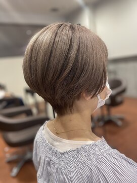 アヴァンス 光明池店(AVANCE.) モノトーンベージュ×ハンサムショート