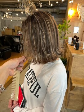 ウィークエンド(WEEKEND) 脱白髪染めにも対応　コントラストバレイヤージュ