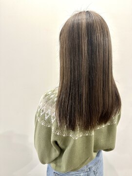 ゼンドットカラスマ(Zen.karasuma) ミディアムストレート×ハイライト