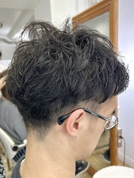 ヘッズ 本八幡店(HEADS) MEN'S HAIR  センターパート　ツイストスパイラル　コンマヘア