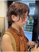 ショートボブパーマ20代30代40代イヤリングカラー大人可愛い