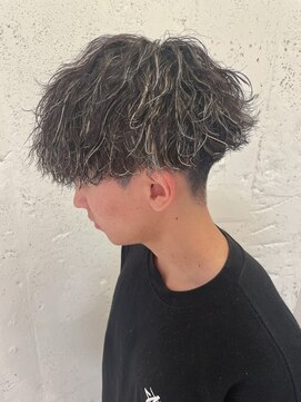 フィフスワン(fifth one) 波巻きパーマメンズパーマメンズヘアツーブロックツイストパーマ
