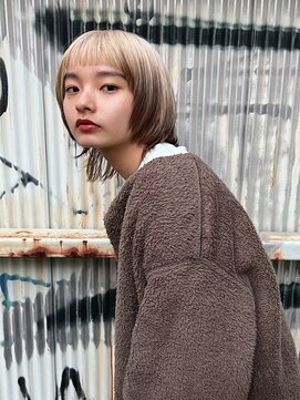 トゥコ(tuco) ボブ　ブロンド　ミルクティーベージュ　ブリーチデザインカラー