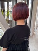 前下がりボブ×深みカラー◎ベリーレッド