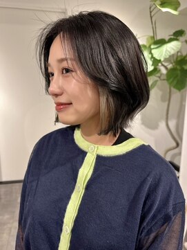 ミディアムボブ/インナーカラー