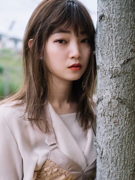 シシ(SiSi) 大人ミディアム×グレージュ