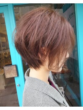 ヘアーメイクオズ(hair make O/S) 担当照井 柔か丸みショート×ベビーピンク