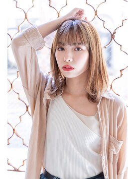 テイラー(Taylor) フォギーベージュ