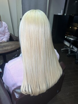 テテ(TETE) 抜きっぱなしブロンド 心斎橋×長堀橋