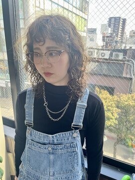 ビハインドザカーテン(BEHIND THE CURTAIN) デザインウルフ×大人ウルフパーマ×わちゃバング×ミディアム