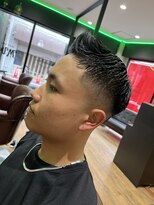 ムア(MUA) スキンフェード フェザーアップ