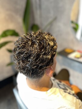 チリン(Chillin’___) メンズパーマ