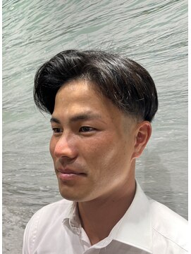 ヨシザワインク プレミアム 横浜 桜木町店(YOSHIZAWA Inc. PREMIUM) スーツ黒髪ツーブロック七三ショートビジネススタイル