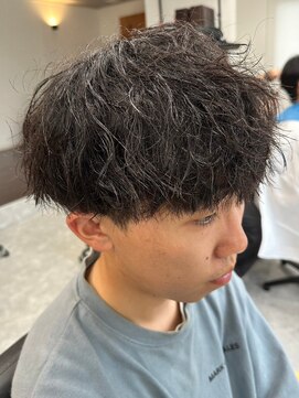 フゥ 宇都宮(FeU) 波巻きパーマメンズパーマメンズヘアツーブロックツイストパーマ