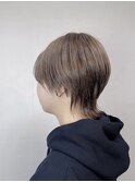 ブリーチオンカラーでグレージュ・ショートウルフ【大村】