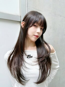 ニューヨークニューヨーク なんば道頓堀店(NYNY)の写真/ダメージレスで艶やかなストレートヘアを実現。憧れのストレートも、髪に優しい施術で傷めず、理想の美髪へ