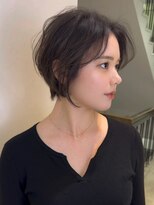 アクシス 栄店3F(`AXIS) 北野　ハイライトカラー　くびれヘア　丸みハンサムショート
