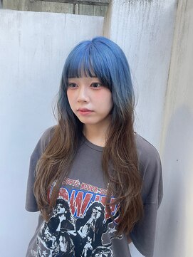 ソレイユトウキョウシブヤ(SOLEIL TOKYO shibuya) ロングレイヤーブリーチデザインブルー×ベージュのルーツカラー