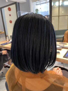 シーク(Seek) 暗髪ネイビーブルー×ナチュラル縮毛矯正×ボブスタイル