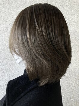 グランツ(Glanz)の写真/カラーを長持ちさせるヘッドスパの併用もおすすめ◎ダメージが気になる方に髪に優しいケアカラー剤使用＊