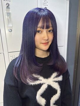 パープルカラー × レイヤーカット