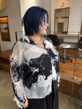 エイト オキナワ 沖縄新都心店(EIGHT okinawa) 深みブルーが映えるレイヤーボブ大人モード感