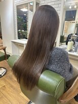クララ タカマツ(CLALA Takamatsu) ロングの艶髪は圧巻です