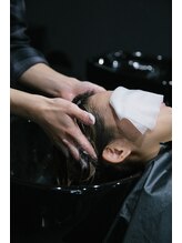 頭のツボを押しながらリラクシングタイム♪