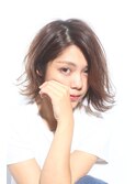 ベージュカラー×重めスタイル