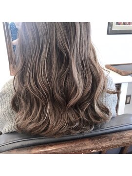 キンダーガーデン(KINDER GARTEN) ・