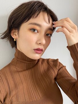 ヘア アンド メイク アートレス(Hair and Make Art less) 切りっぱなしショート