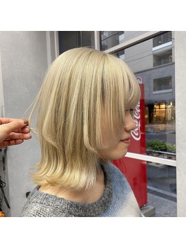 エレナ(elena) ホワイトブロンド×ウルフ