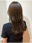 オリーブブラウン　艶髪ロング　ゆる巻き　ダメージレスカラー