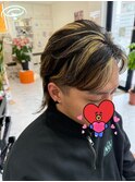 透け感と立体感を同時に楽しめるシャインウルフハイライト