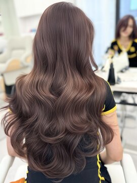 アマトウキョウスマートサロン(AMA TOKYO×Smart Salon) ヘーゼルベージュ　ブリーチなし　レイヤーカット　海外風