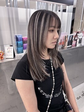 キング 心斎橋店(K!ng) ハイライトカラーミルクティーベージュレイヤーカット