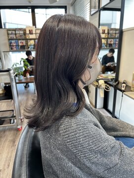 コラソン(corazon) 柔らかベージュ_外ハネミディアムヘア