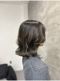 色気レイヤーボブ×秋のトレンド透明感カーキアッシュ