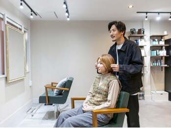 プレイスヘアー(Place Hair)の写真/【園田駅徒歩1分】落ち着くrelax空間での施術で癒しの時間を提供…♪女性らしい上品さと透明感のある艶髪へ